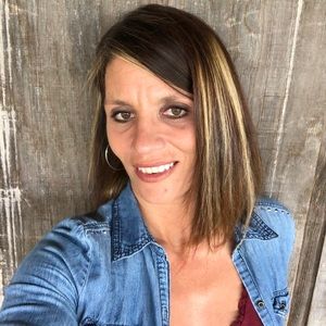 Meet your Posher, Connie